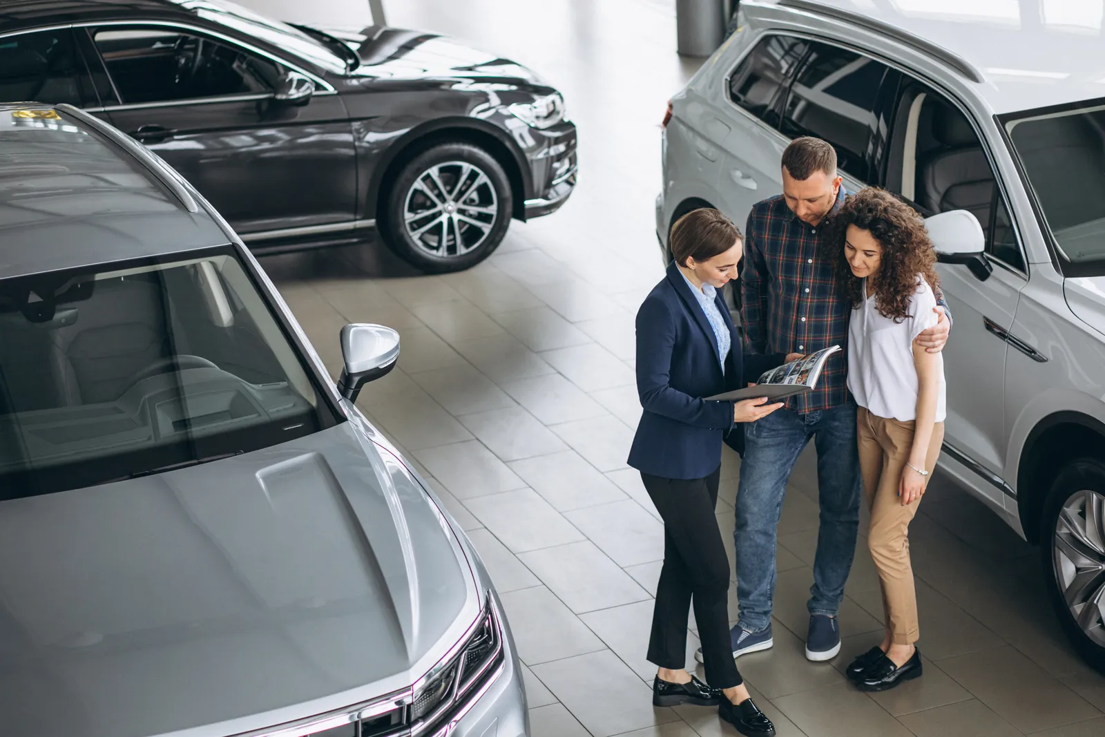 Persoonlijk advies in de showroom van Savas Cars